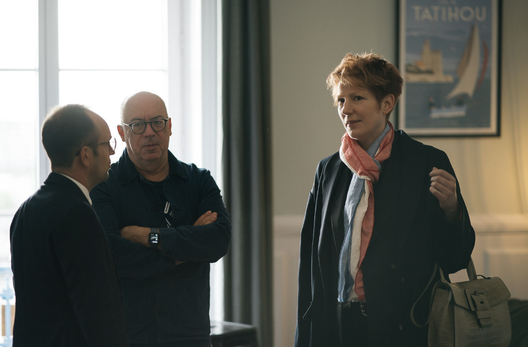 Natacha Polony en échange avec deux personnes